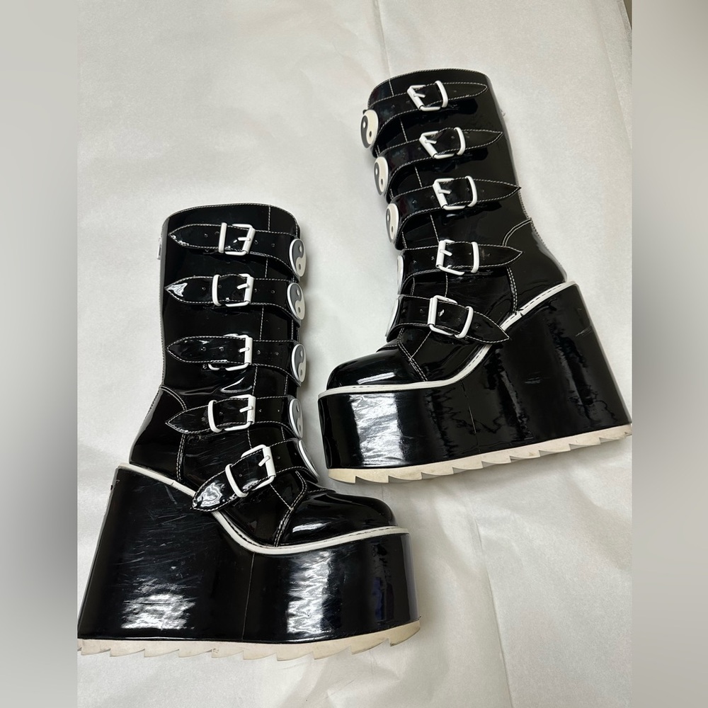 YRU Women's Black and White Boots🖤 - Picture 5 of 11
